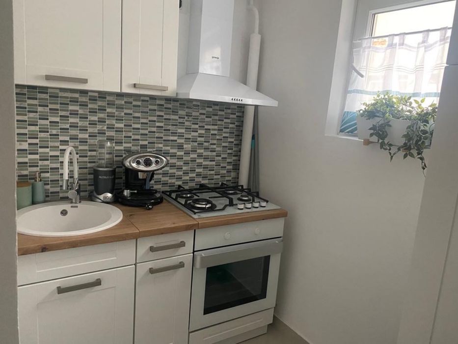 Vand apartament 2 camere zona centrala complet utilat si mobilat