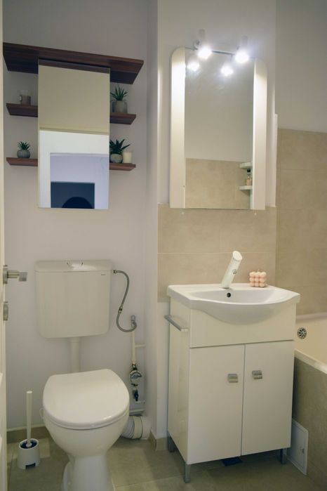 Apartament cu 3 camere de inchiriat