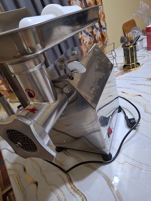 Мясорубка профессиональный