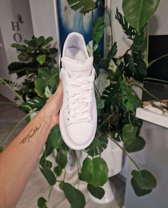 Alexander McQueen la DOAR 249 LEI