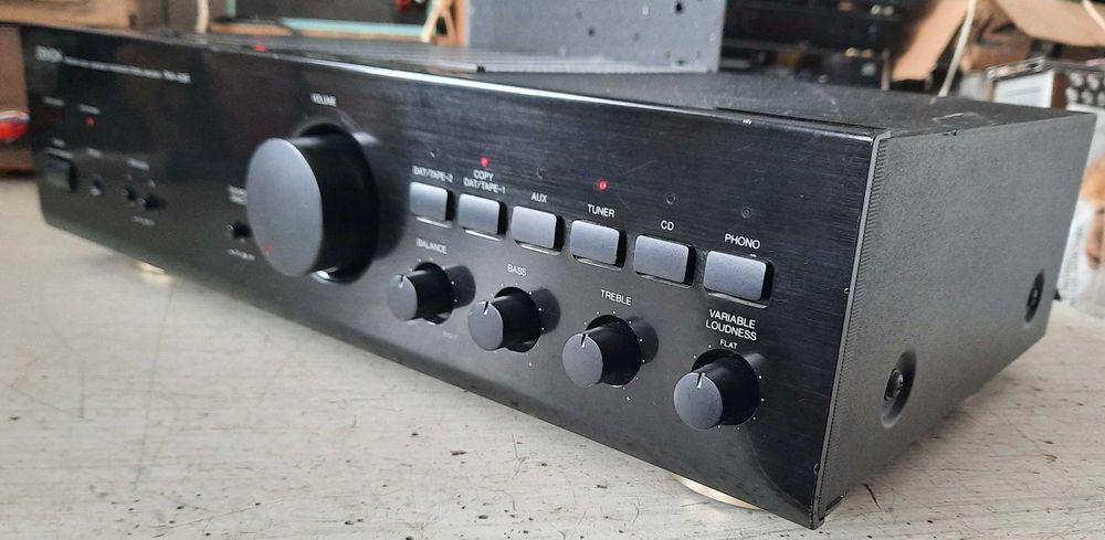 Продавам усилвател Denon pma-425-r