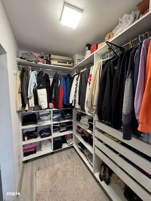 Vand Duplex Floresti - Teilor, 4 dormitoare, 250 mp teren