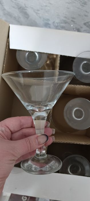 Продам бокалы Мартинки для мартини и коктейлей