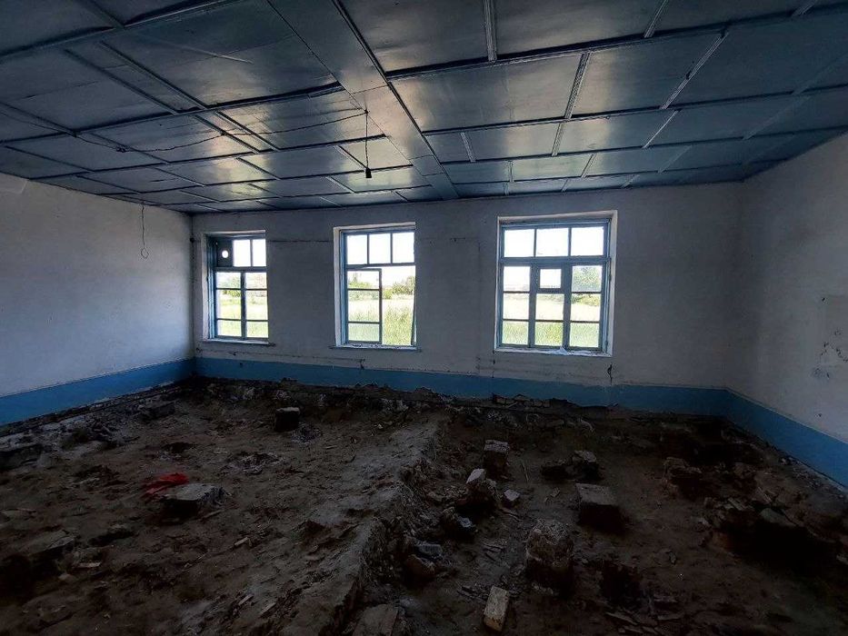 Noturar bino sotiladi