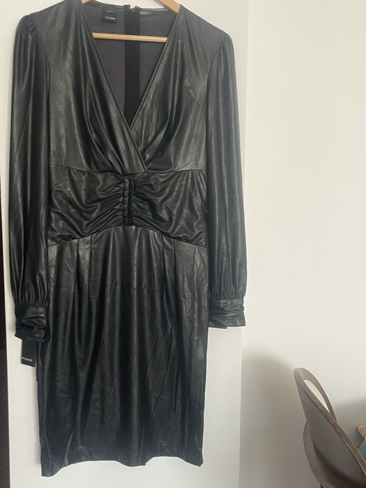 Rochie Pinko, mariema M