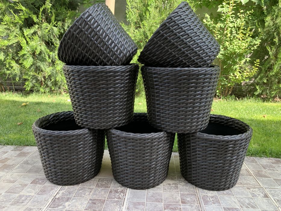 Плетеные кашпо из ротанга