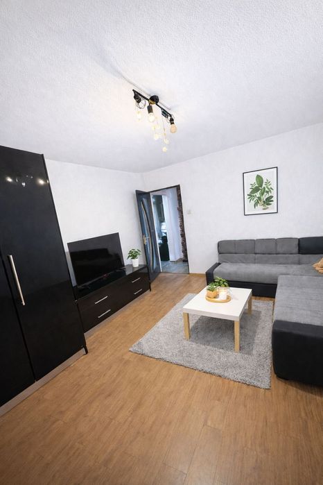 Mutare imediată!Ap.70 mp 2 dormitoare, 2 bai, living+bucatarie, balcon