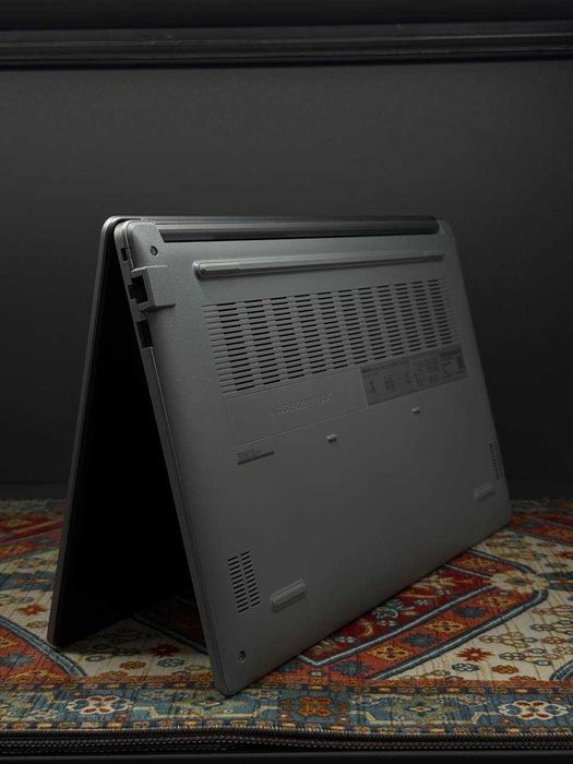 ASUS ExpertBook R5-150 / D5-8G/ 512G / 15.6" 60Hz 300nits/ Radeon 660M