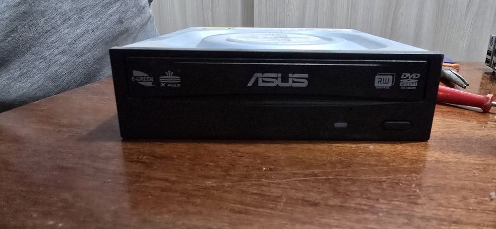 Продам оптический привод ASUS DRW-24D5MT