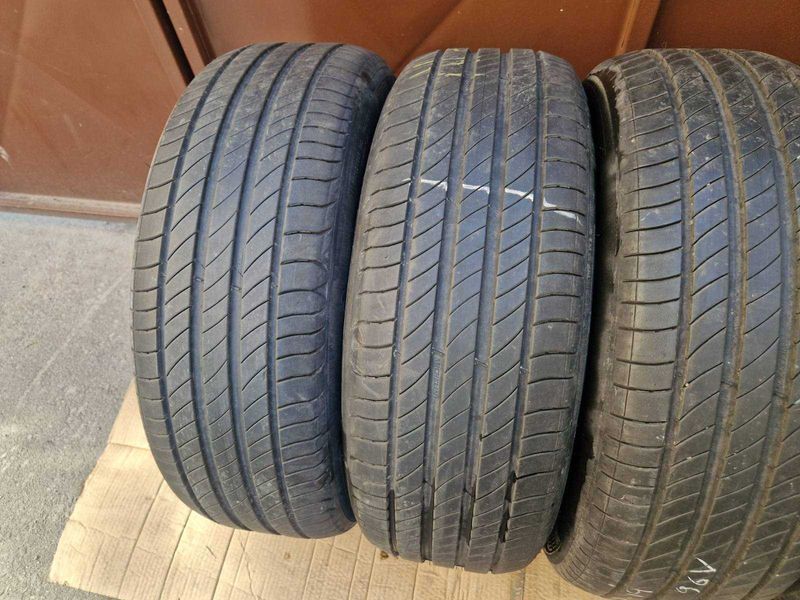 4 Michelin R17 215/60
летни гуми 
DOT3319