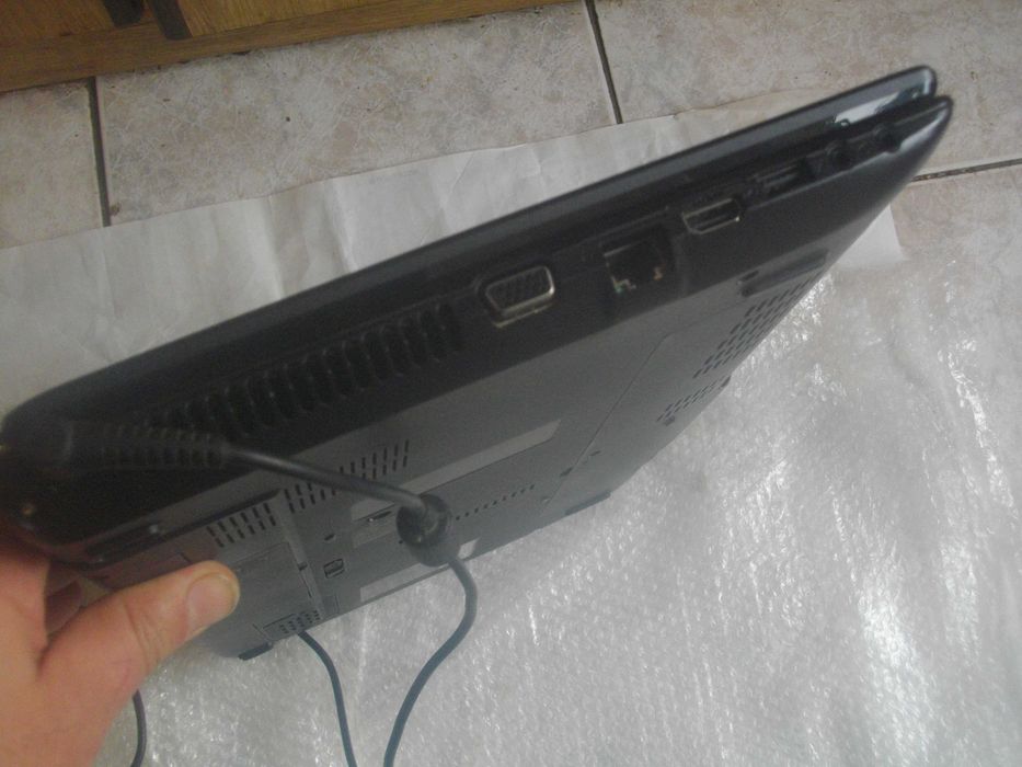 15,6" 39,62см ACER Aspire 5551 Отличен ЛАПТОП RAM 4GB HD 120 2,10 GHz