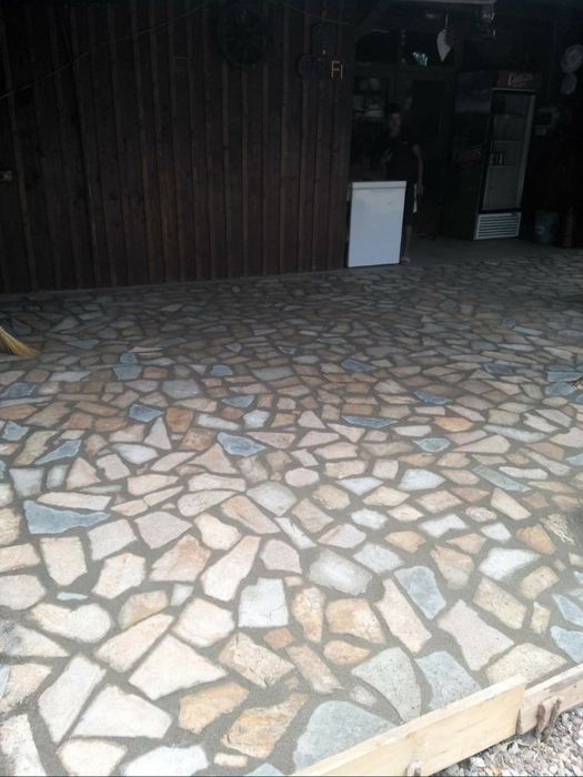 piatra naturala de munte si montaj