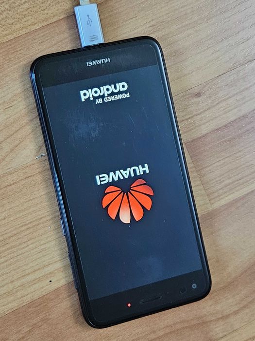 Huawei P9 Lite Mini placa defectă , display bun si baterie