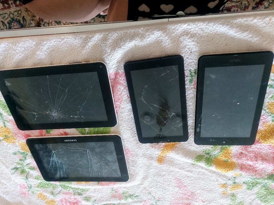 Продам продам планшеты на запчасти