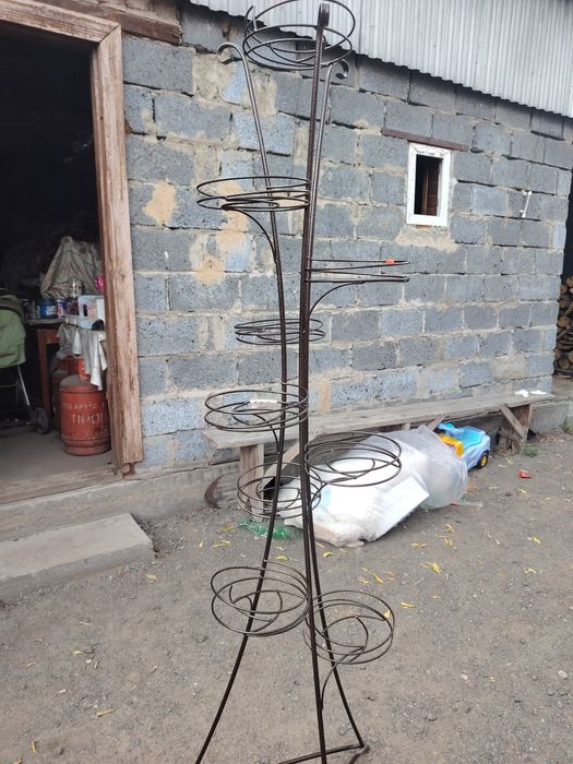 Продаю подставку для цветов