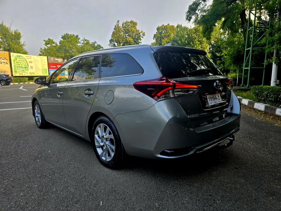 TOYOTA Auris 2018 — imagine 3