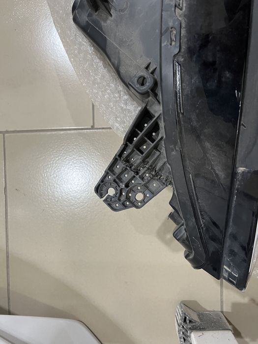 Передняя левая фара от BYD Champion 2023.