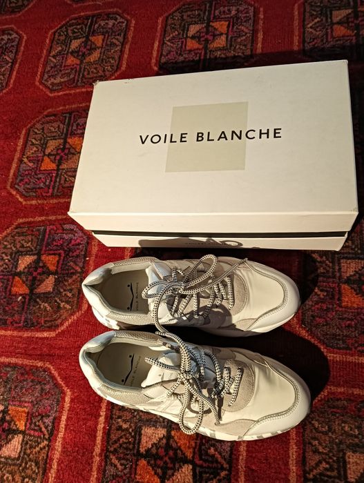 Voile blanche.de dama