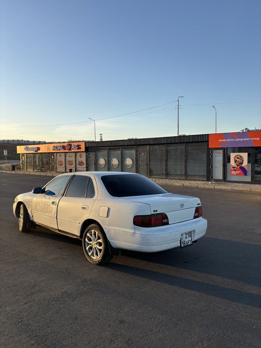 Продам машину Camry 15