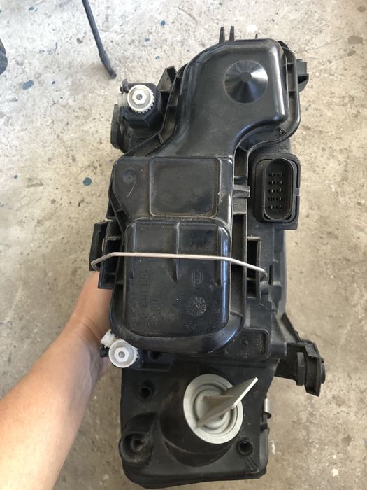 Фар за ауди А6,мерцедес Е класа211, пежо 307, голф 4