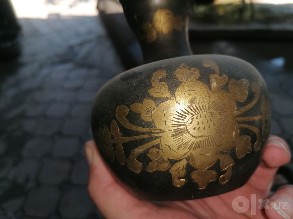 Сториные вазы бронзовый