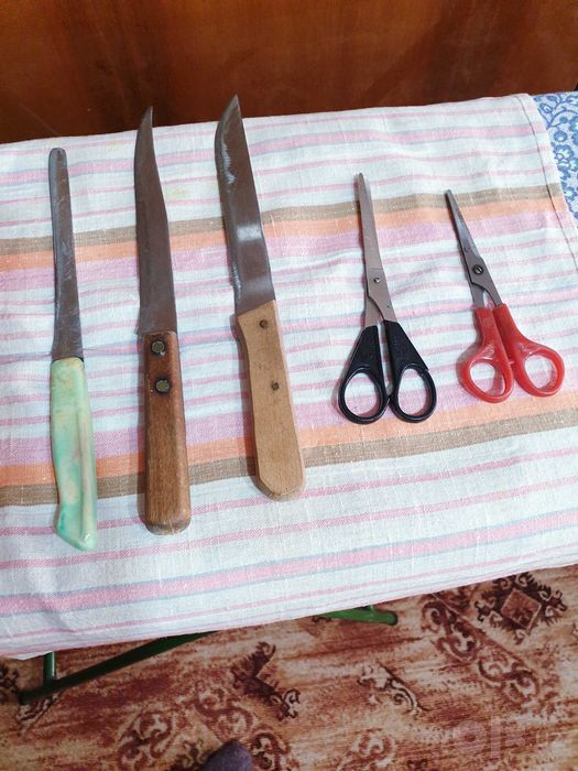 Продается посуда и кухонные принадлежности.