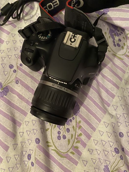 Фотоапарат Canon EOS 1000D + Canon zoom lens EF 18-55