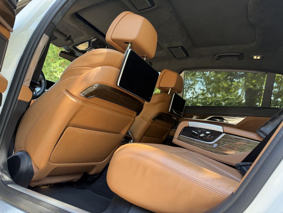 Bmw seria 7. 750i USA