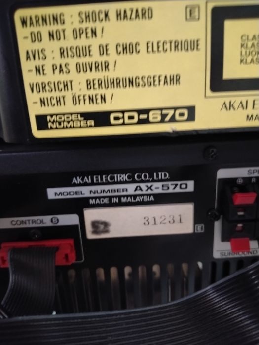 Vând combina audio Akai