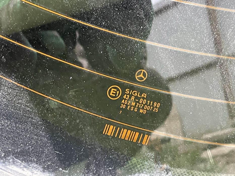 Задний стекло на w210 mercedes