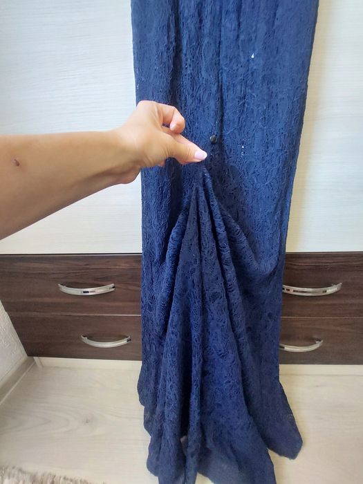 Официална дантелена рокля