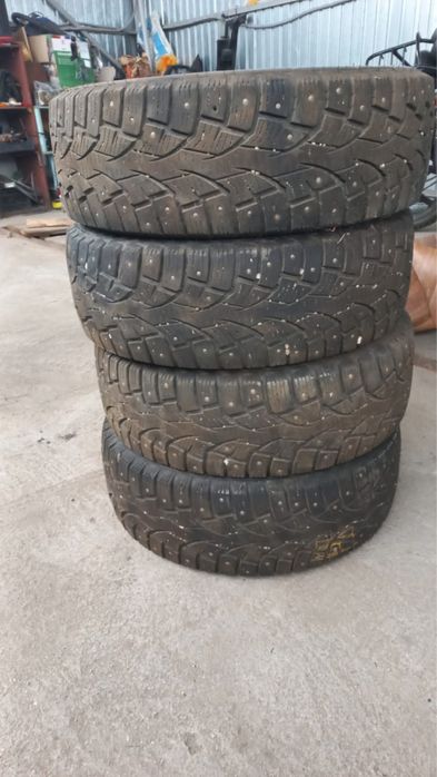 Продам комплект зимних шин 185/65 R14