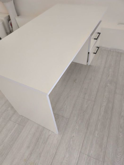 Стол офисный белый