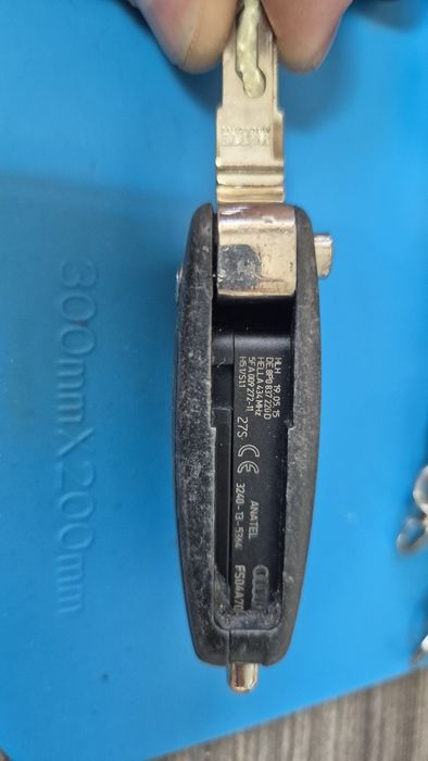 Оригинален ключ audi a3 8p (8p0 837 231 и 8p0 837 220 D) Hella