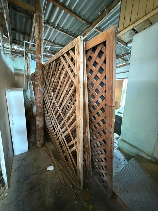 Продается стойки деревянные