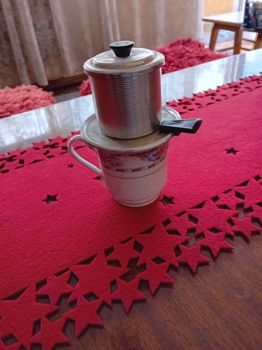 Уред за запарка на кафе или чай