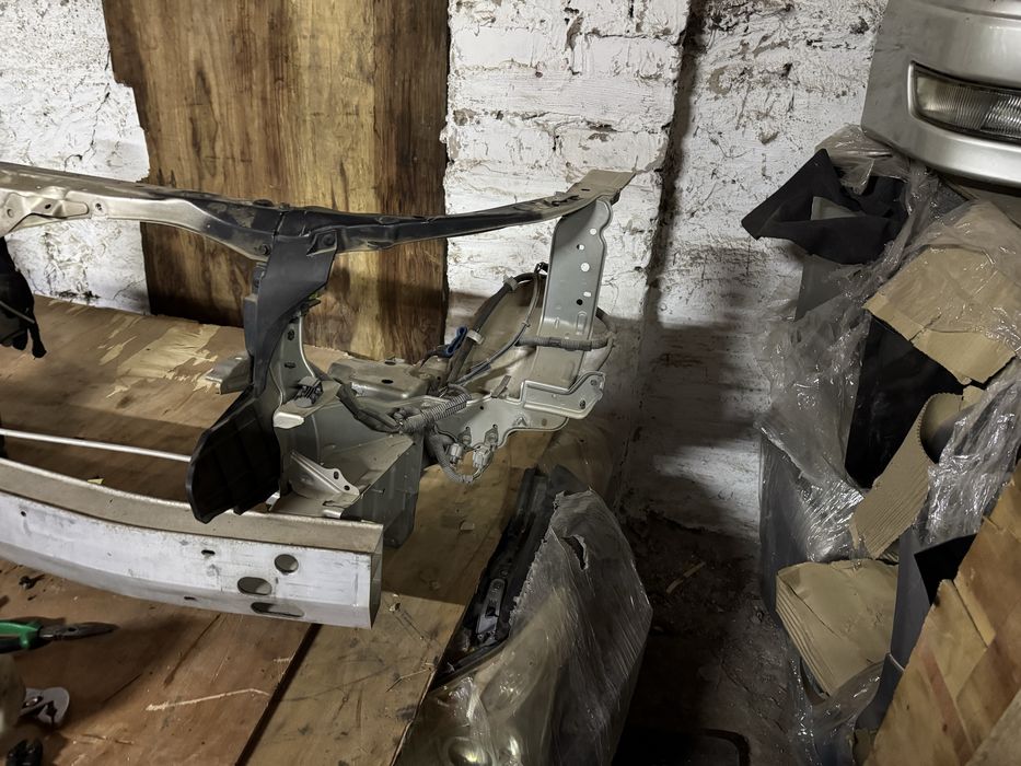 Суппорт радиатора, экран, телевизор на Lexus Rx300, 330, 350