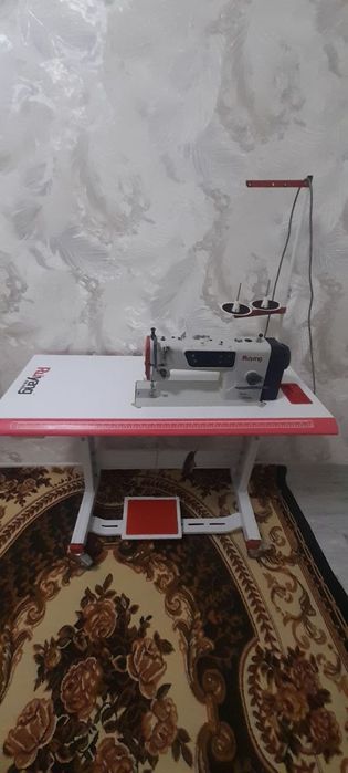 Tikuv mashinalari sotiladi