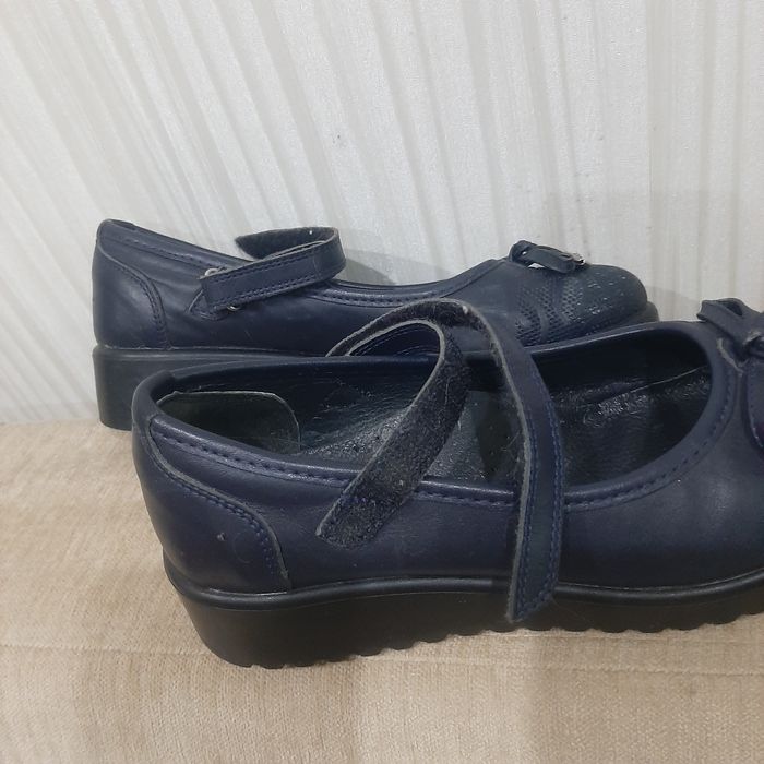 Продам туфли для девочки