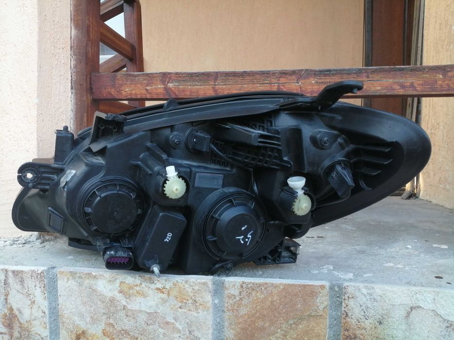 Фар за Опел мокка