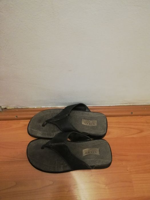 Saboti barbati gen flip flop