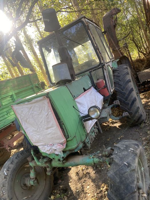 Продам трактор с телегами