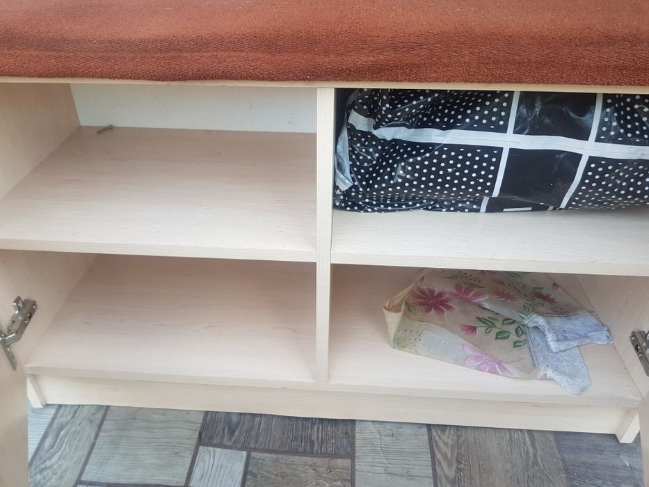 Продам шкаф для обуви с зеркалом