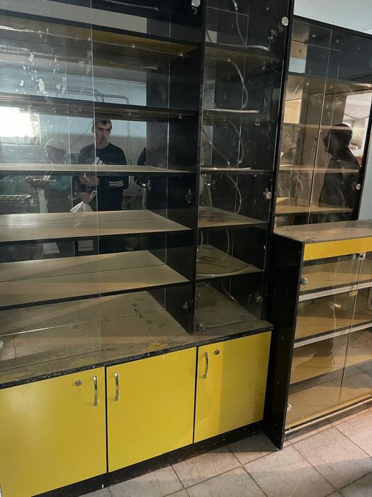 Стеклянные ветрины