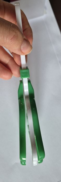 Manuta aplauze verde