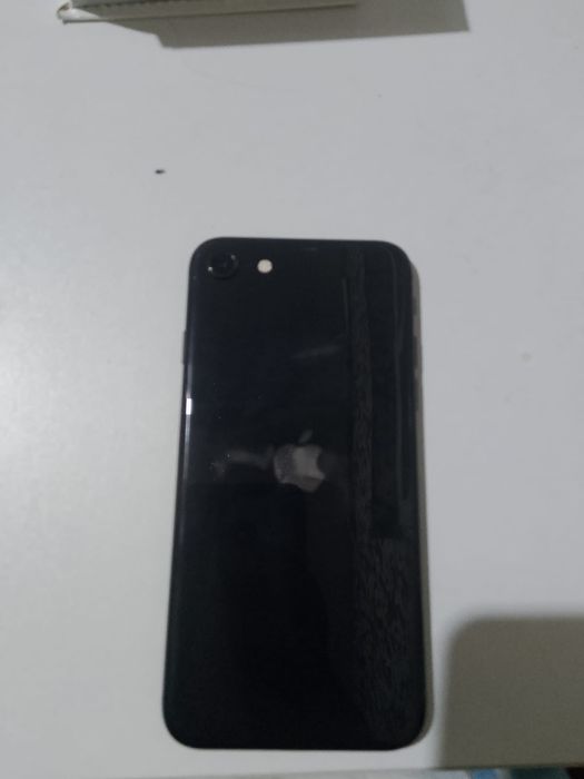 Iphone se 2020 в хорошем состояние