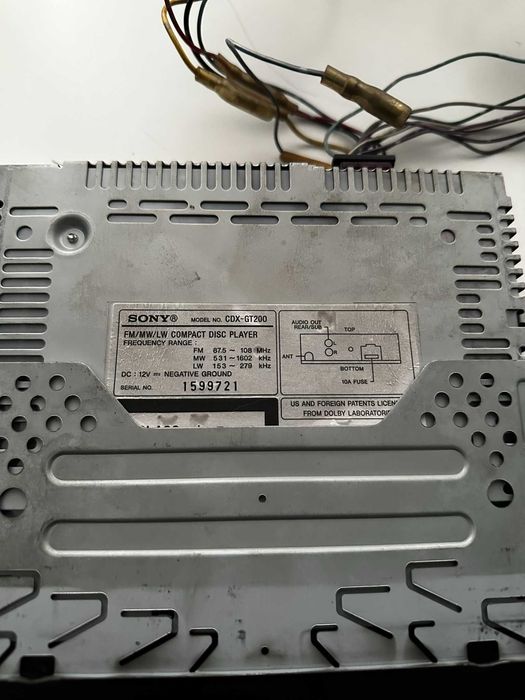 Радио за кола Sony CDX-GT200 + колони Harman Becker
