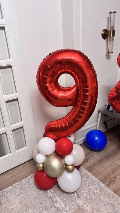 Шарики цифры 3,2,9 стойки