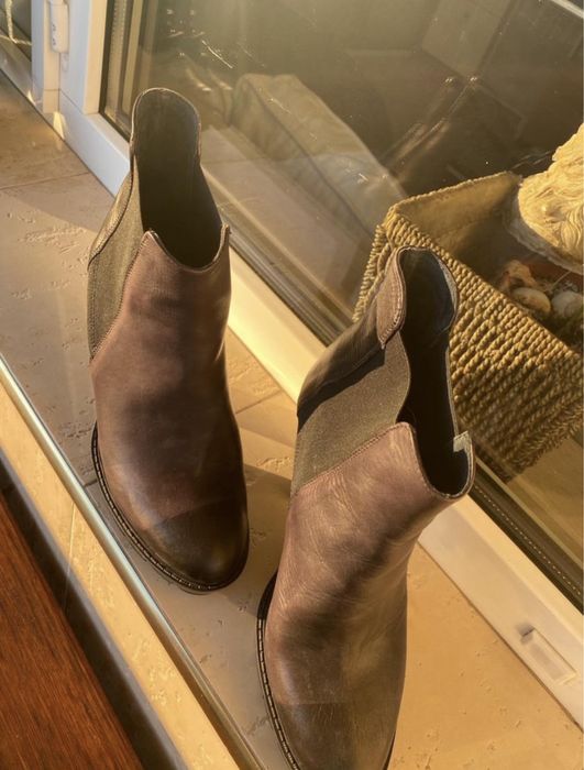 Боти Италия и Oбувки-сандали официални GUESS