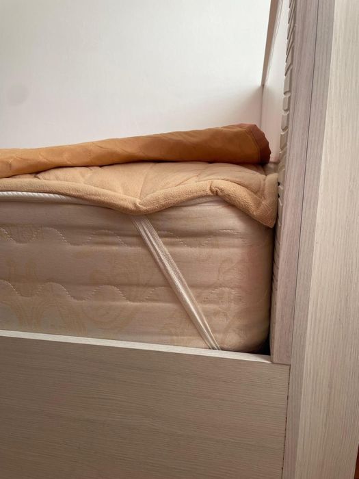 Спальный кровать